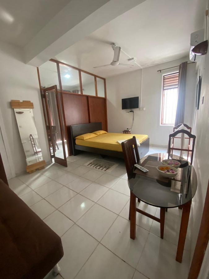 Apartamento Ice Berg Dehiwala-Mount Lavinia Habitación foto