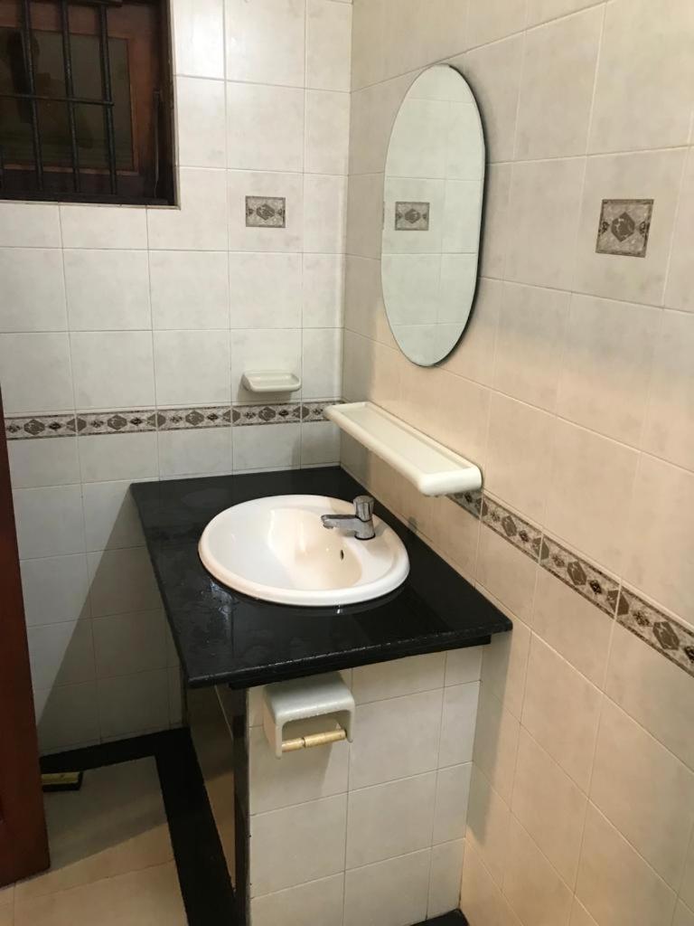 Apartamento Ice Berg Dehiwala-Mount Lavinia Habitación foto