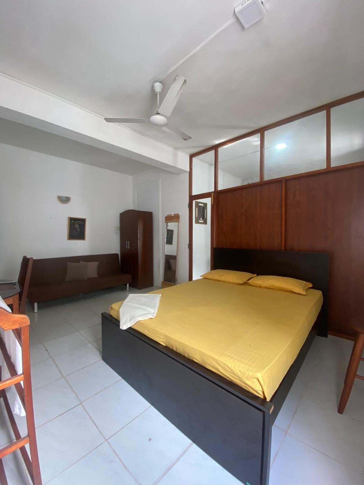 Apartamento Ice Berg Dehiwala-Mount Lavinia Habitación foto